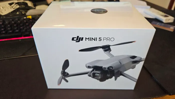 DRONE DJI MINI 5 PRO STDBR DJI065 NOVO LACRADO ANATEL BR (controle sem tela)