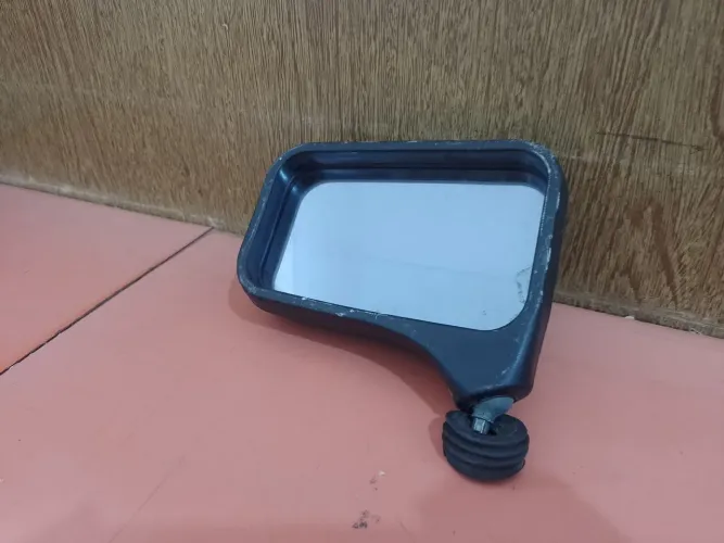 Retrovisor esquerdo