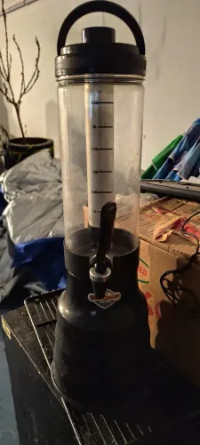 Torre Chopp Chopeira 2,5 Litros, porta garrafa, porta guardanapo e mesinhas