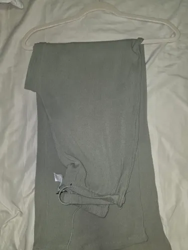 Calça verde shein
