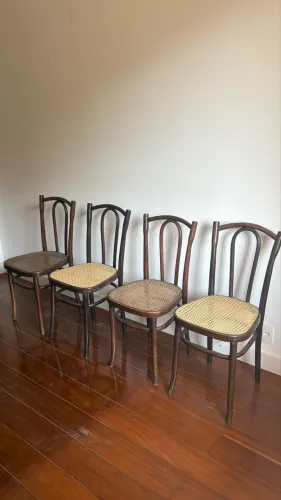 Conjunto com 4 Cadeiras austríacas estilo Thonet