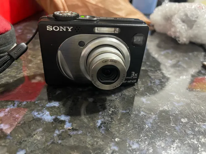 Câmera Digital Sony Cyber-shot DSC-W1 (5.1 MP)