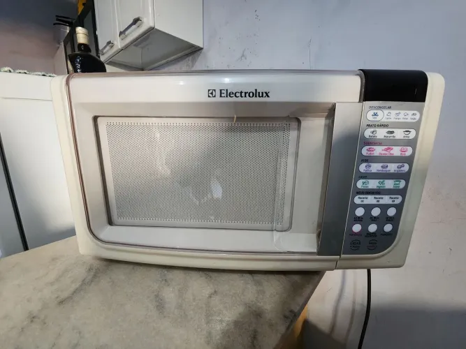 MICROONDAS ELETROLUX 34 LITROS