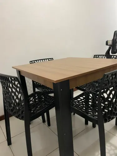 Mesa 4 cadeiras