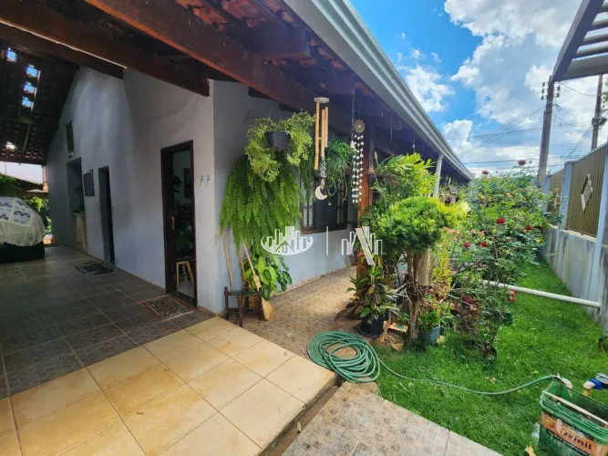 Casa com 3 quartos à venda, 208 m² por R$ R$ 698.000 - Antares - Zona Leste de Londrina/PR