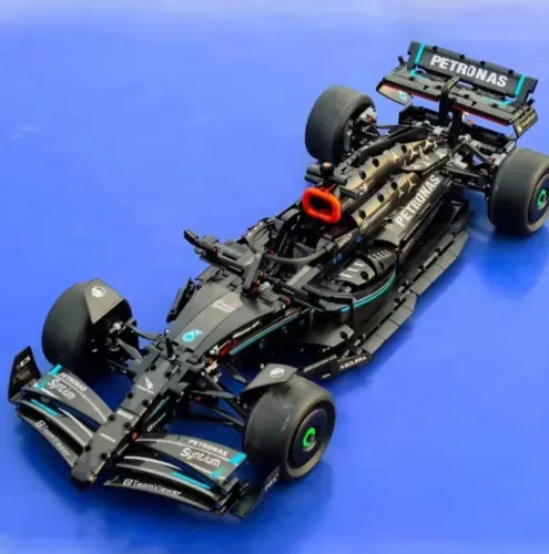 Mercedes-AMG F1 W14 E Performance Pull-Back