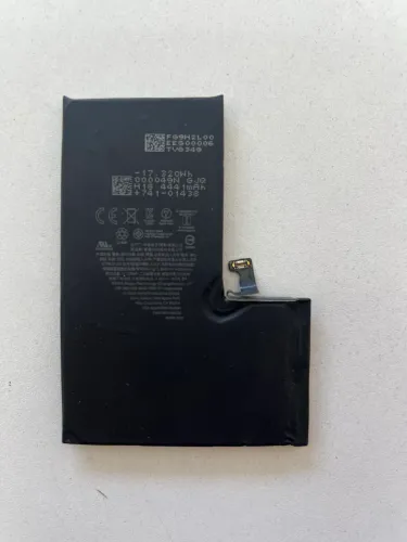 Bateria IPhone 15 pro Max original retirada saúde 92%