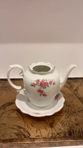 Bule Vintage Renner em Porcelana Floral
