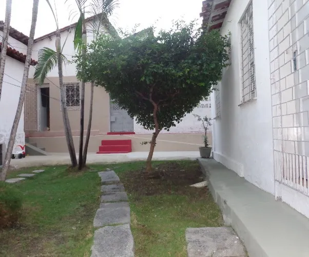 Quitinete de quarto com WC na Rua Tibúrcio Cavalcante. Aldeota.