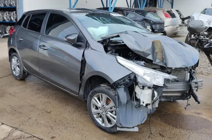 Sucata em peças de Toyota Yaris Ano 2020/2021