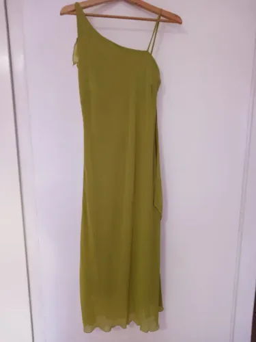 Vestido de festa Tam. M. R$50,00