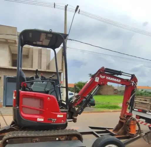 Miniescavadeira Yanmar VIO17 ano 2024 com 1050 horas, em SP