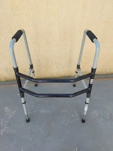 Andador articulado
