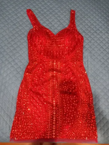 Vestido vermelho de festa paetê  e pedrarias- novo