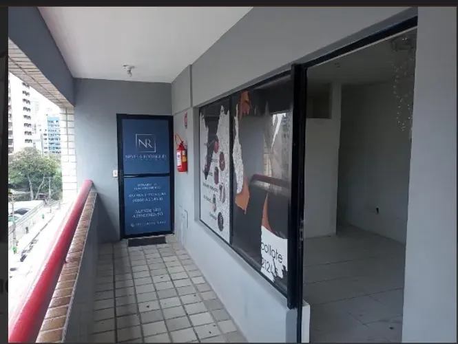 Sala em Boa viagem 110 mil, Av. Ernesto Paula Santos de esquina