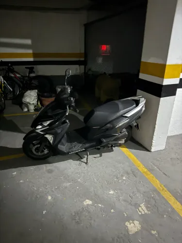 Honda Elite 22/23 Pouco rodada 