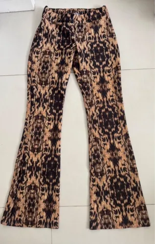 Calça Flare Animal Print Elegante Handbook