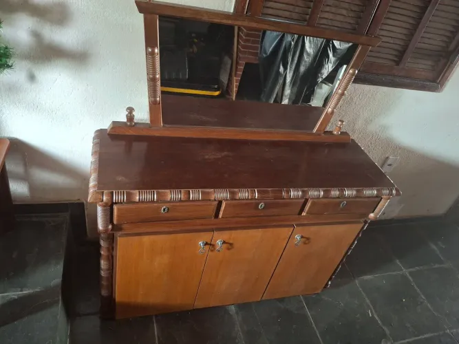 Penteadeira/ Buffet maciça 