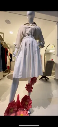 Marca e Móveis de loja de roupas - diversos