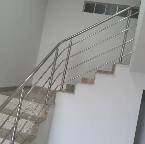 Corrimão de escada em inox 