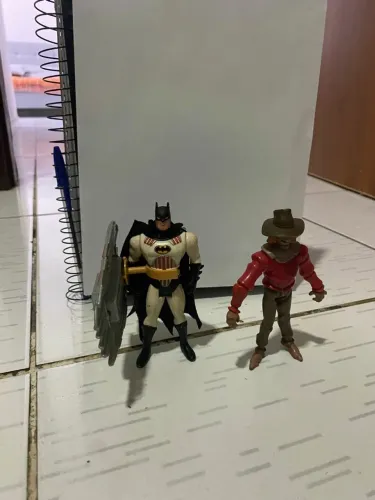 Action Figures Batman e Espantalho