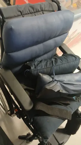 Cadeira de Rodas Confortável e Funcional