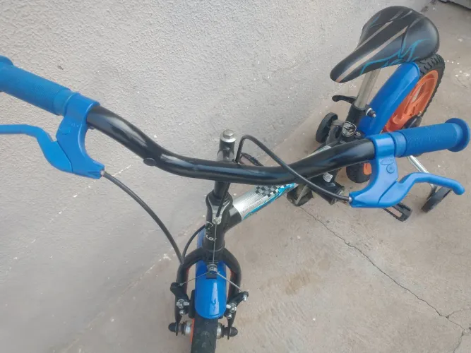 Bicicleta aro 16 da Hot Wheels