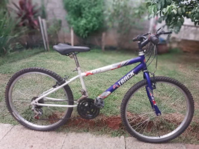Bicicleta Track - Aro 24 - 18 marchas