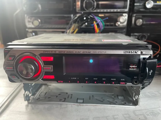 Som Automotivo Sony CDX-GT627UX lindo aparelho impecável 
