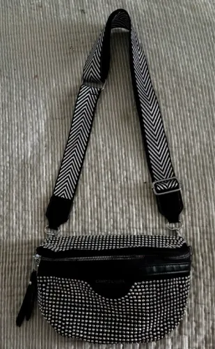 Bolsa transpassada Preta com Strass