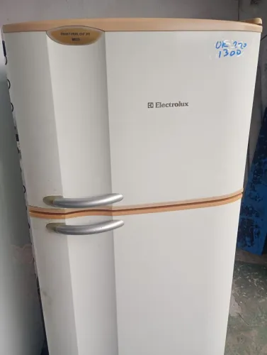 REFRIGERADOR ELECTROLUX DF 35 220V