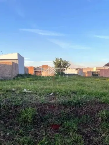 Venda de Terreno / Padrão na cidade de Araraquara