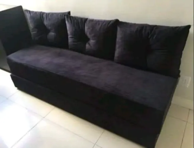 Sofá-cama preto de 3 lugares