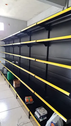 Prateleiras para comércio na cor desejada, 6 bandejas.