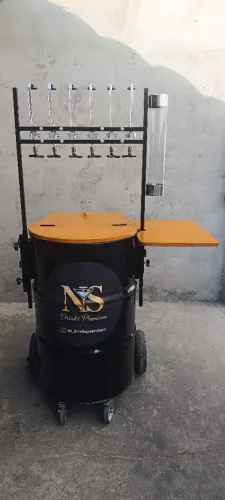 Carrinho de drinks personalizado