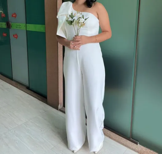 Macacão alfaiataria off White com laço