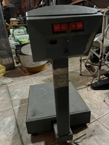 balança de plataforma da marca Welmy. C/ defeito 