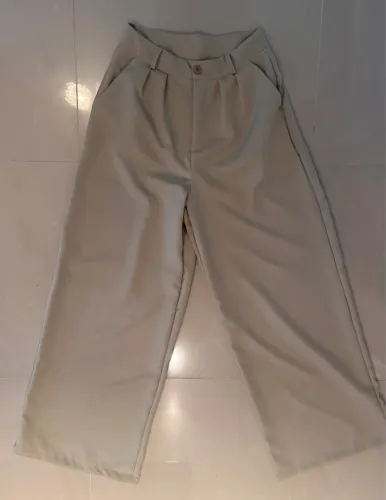 Calça Pantalona Bege - Elegância e Conforto