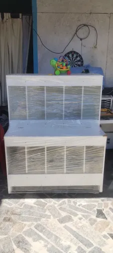 Expositor de rações com 10 divisórias para 20 kg