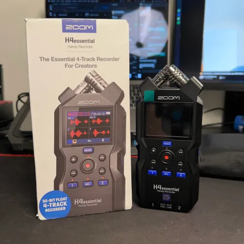 Zoom H4 essential