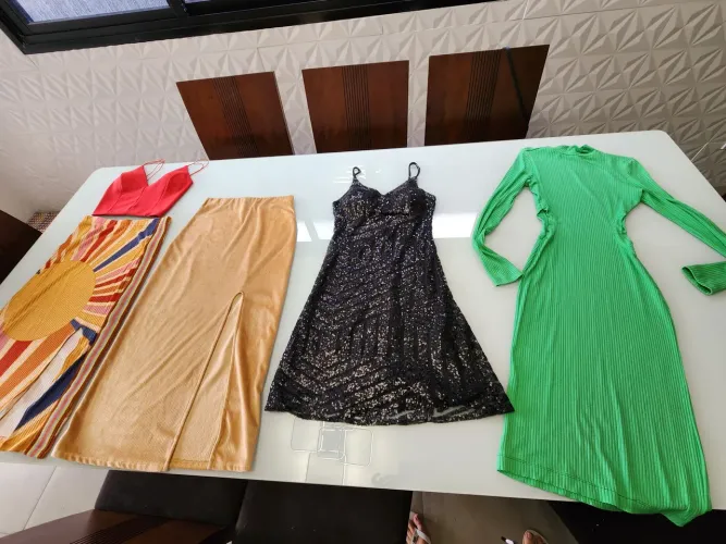 Lote de roupas 