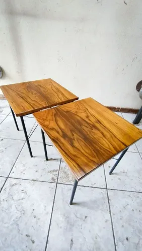 Par de mesinhas laterais