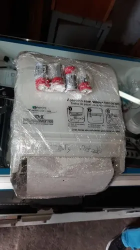 Dispenser com sensor para papel toalha semi novo