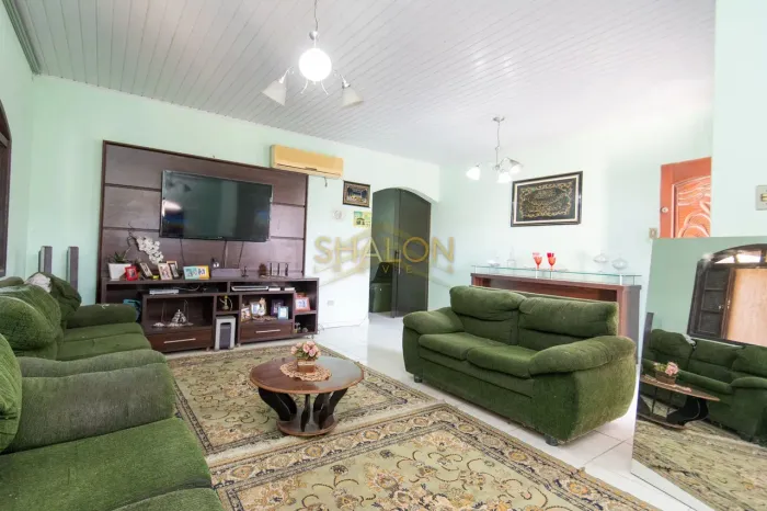 casa em Paraguá com piscina, 4 dormitórios, 1 suíte Máster com hidro