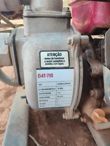 Motobomba branco B4T-710 5,5 CV / 2 " com engate rápido