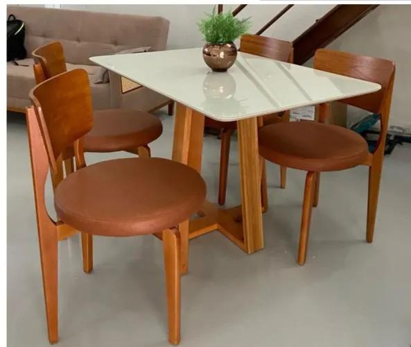 Mesa de Jantar 4 Cadeiras - Madeira Maciça