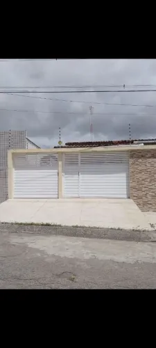 OFERTA IMPERDÍVEL! CASA EM EXCELENTE LOCALIZAÇÃO . PRÓXIMO AO PARTAGEN SHOPPING 