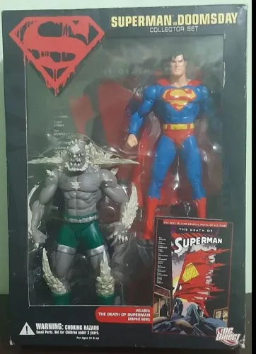 Bonecos A Morte do Superman Action Figure Superman vs Doomsday Collector Set