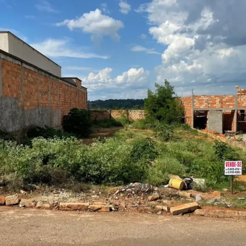 Venda Imperdível: Lote de 300m² por Apenas R$160.000 no Balneário Meia Ponte