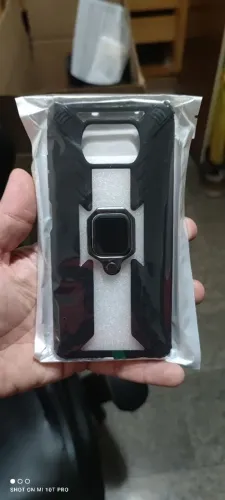 Capa de proteção preta para celular com suporte